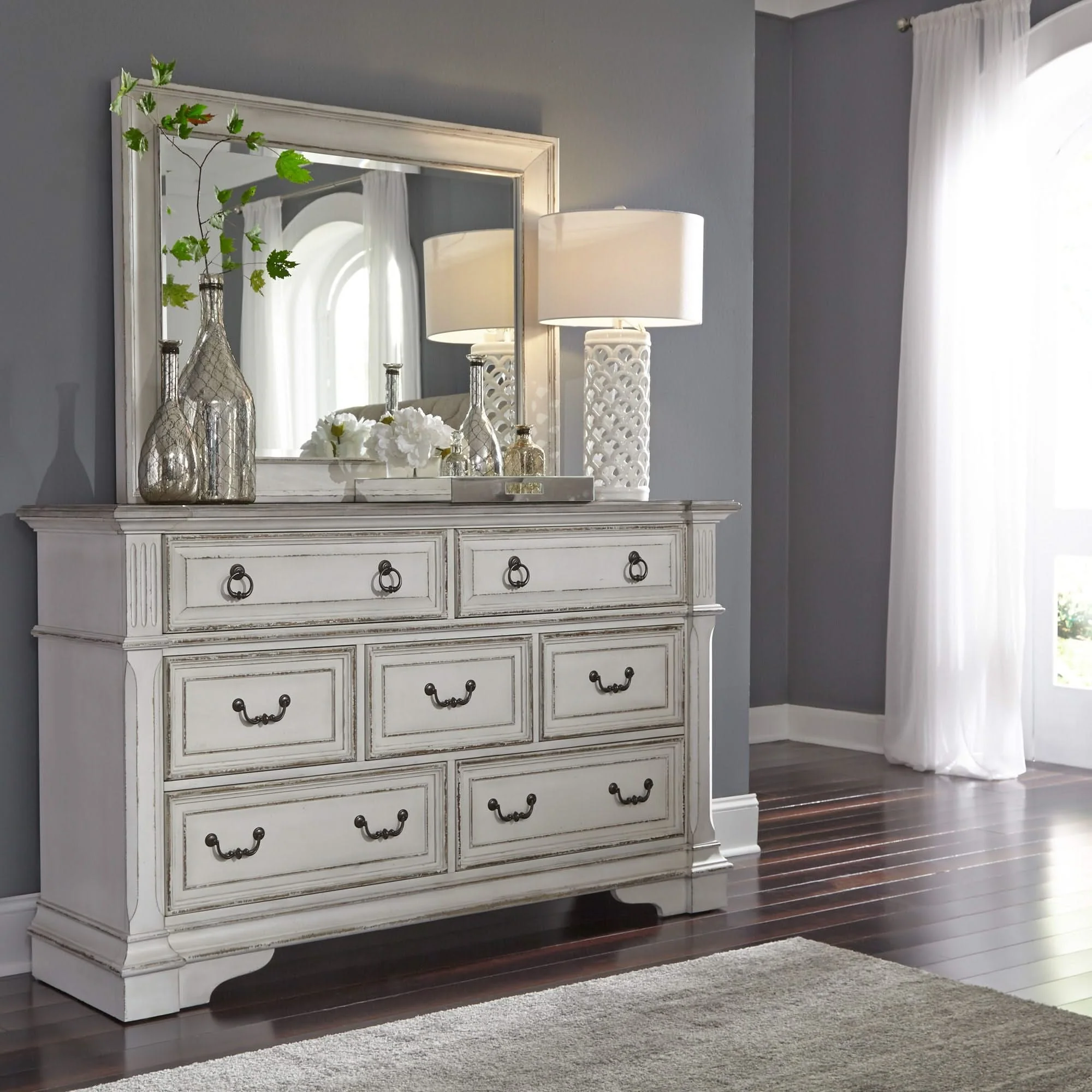 Abbey Park - Sleigh Bed, Dresser & Mirror - Image 4