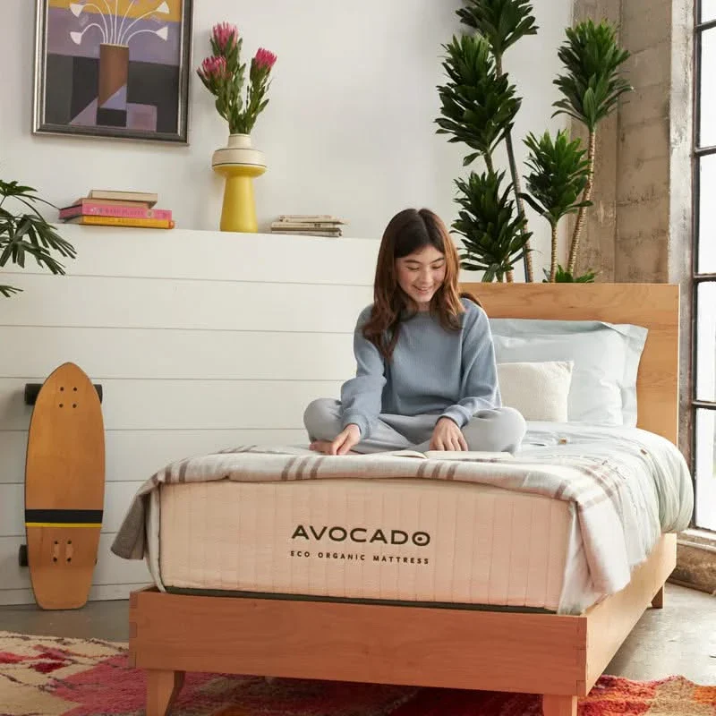 Avocado Eco Organic 10" Hybrid Medium Innerspring Mattress - Image 3