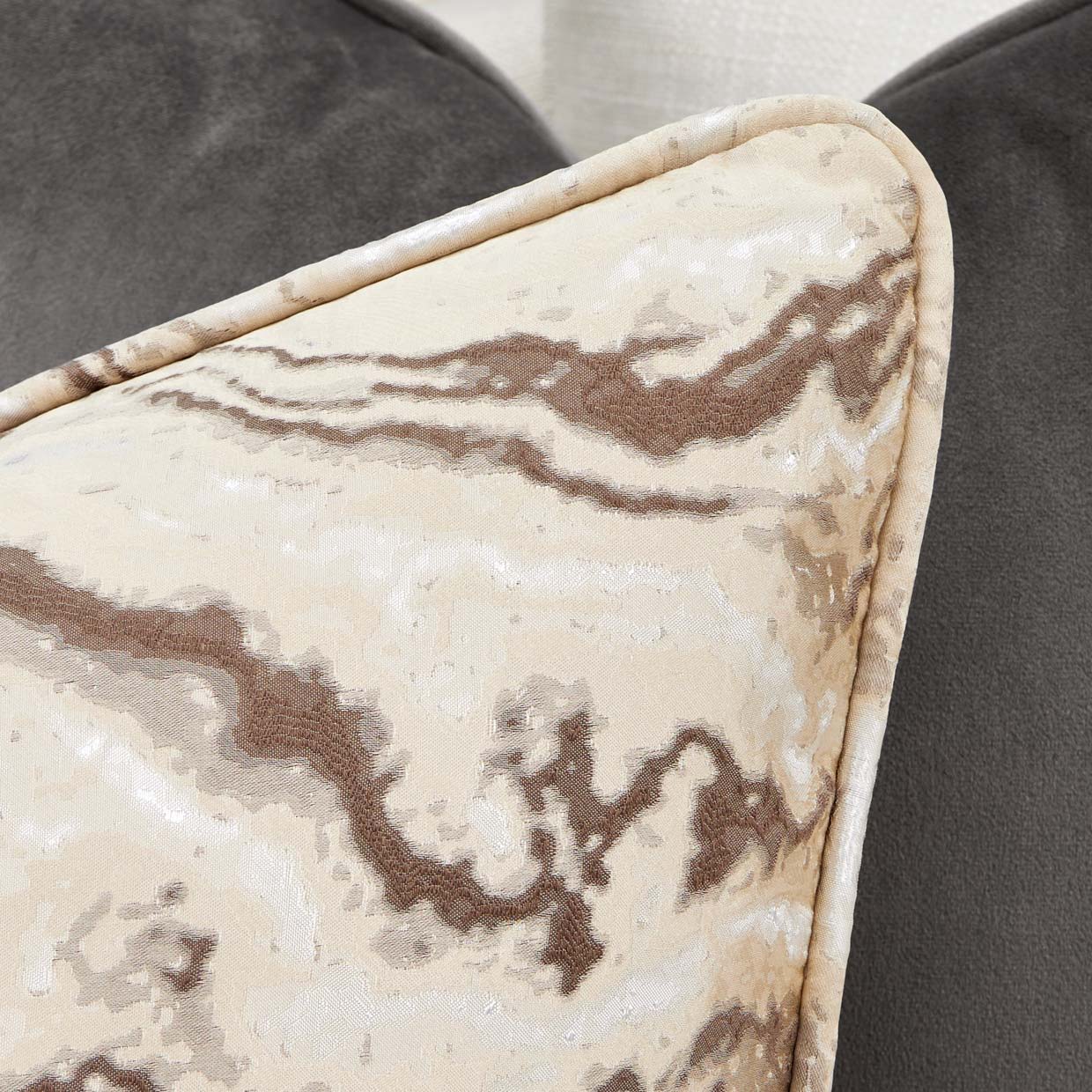 Belmont Place - Sofa - Cream / Espresso - Image 4