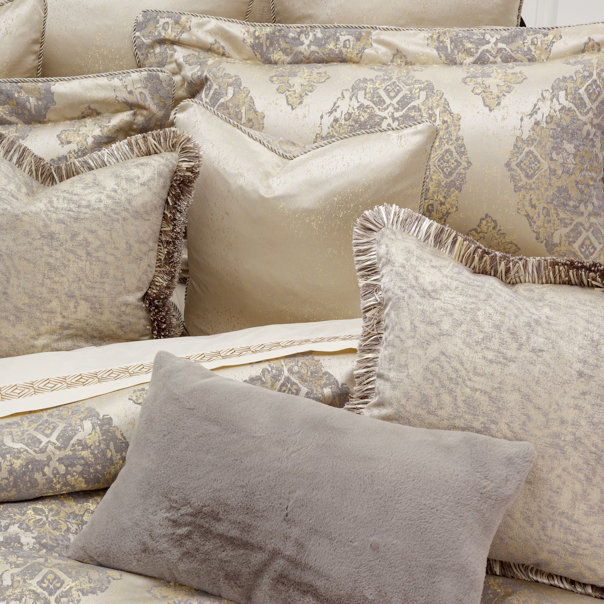 Bennett - 9-Piece Queen Comforter Set - Champagne - Image 4