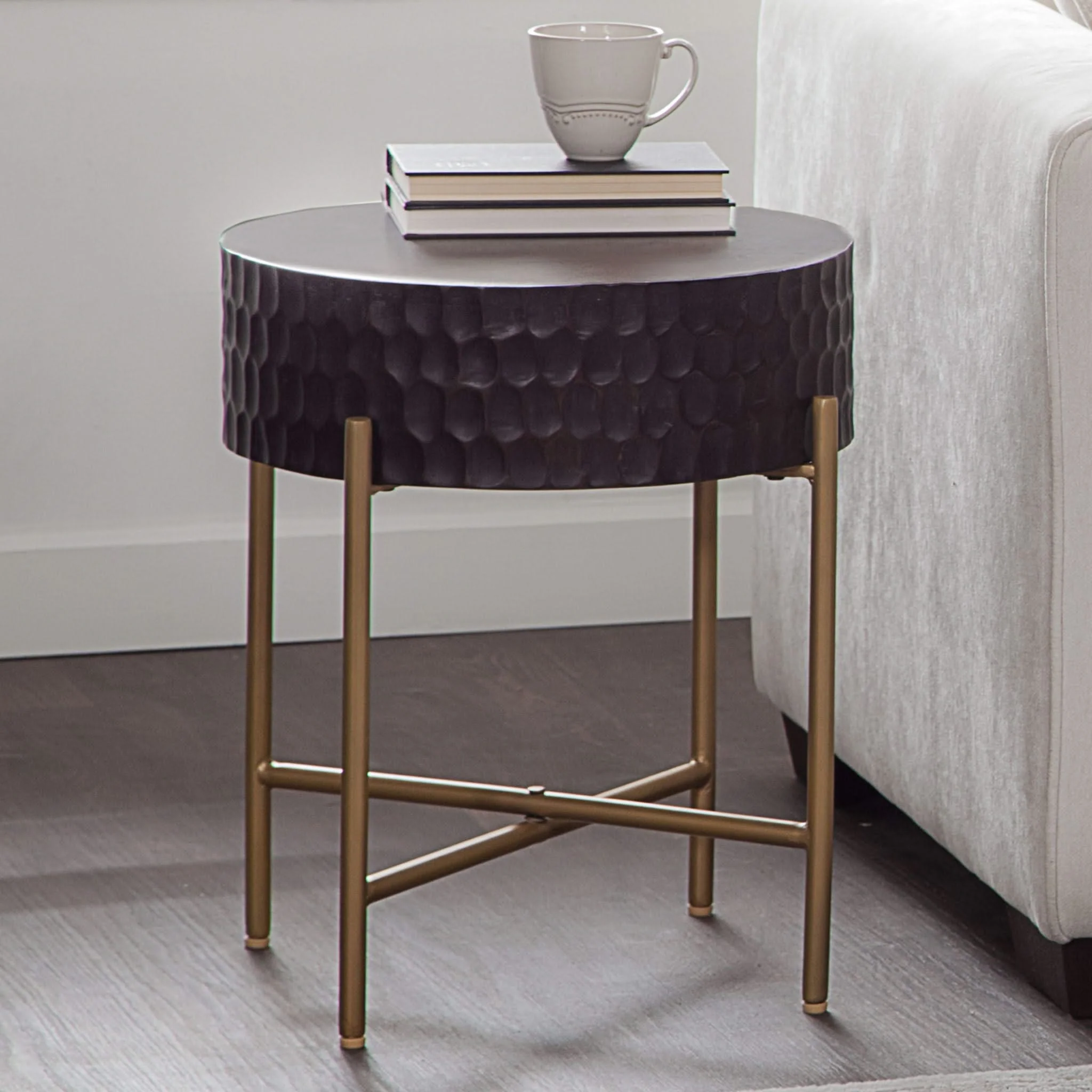 Bobbi - Round Table - Image 4