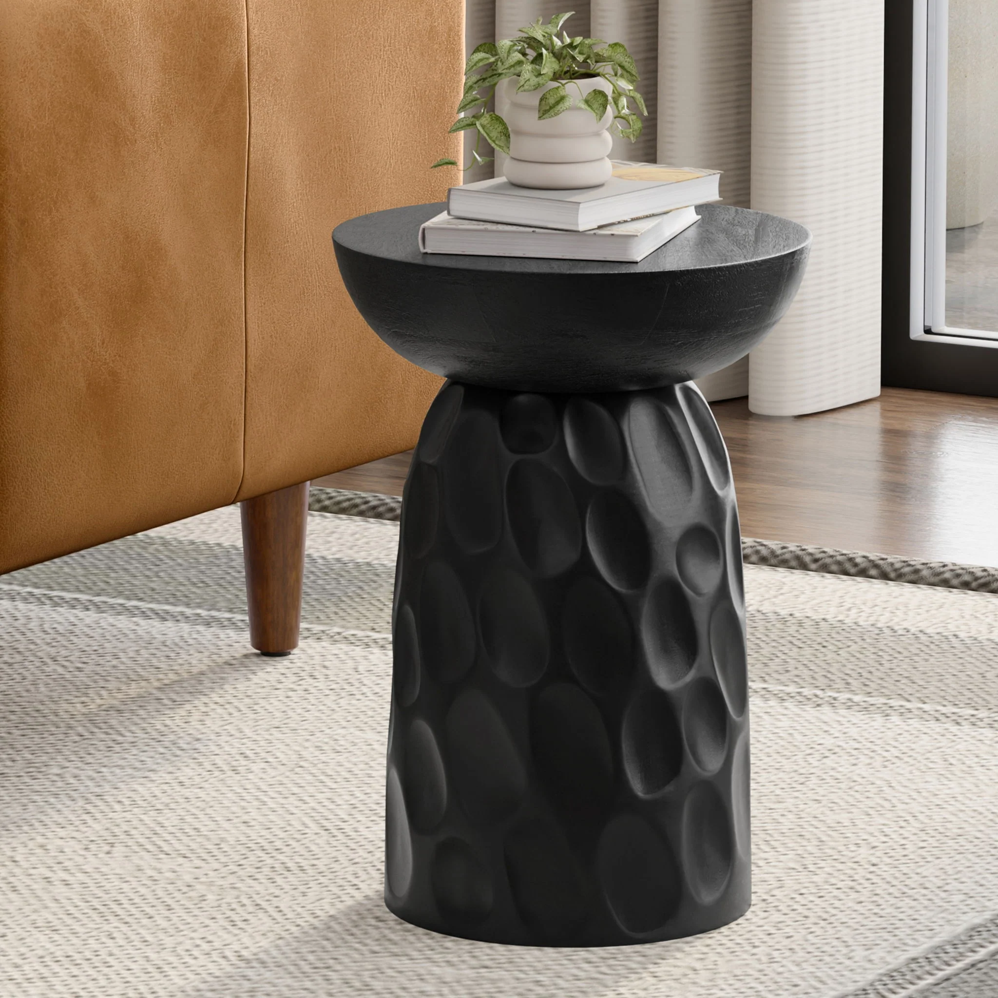 Boyd - V Chisel Accent Table - Black - Image 4