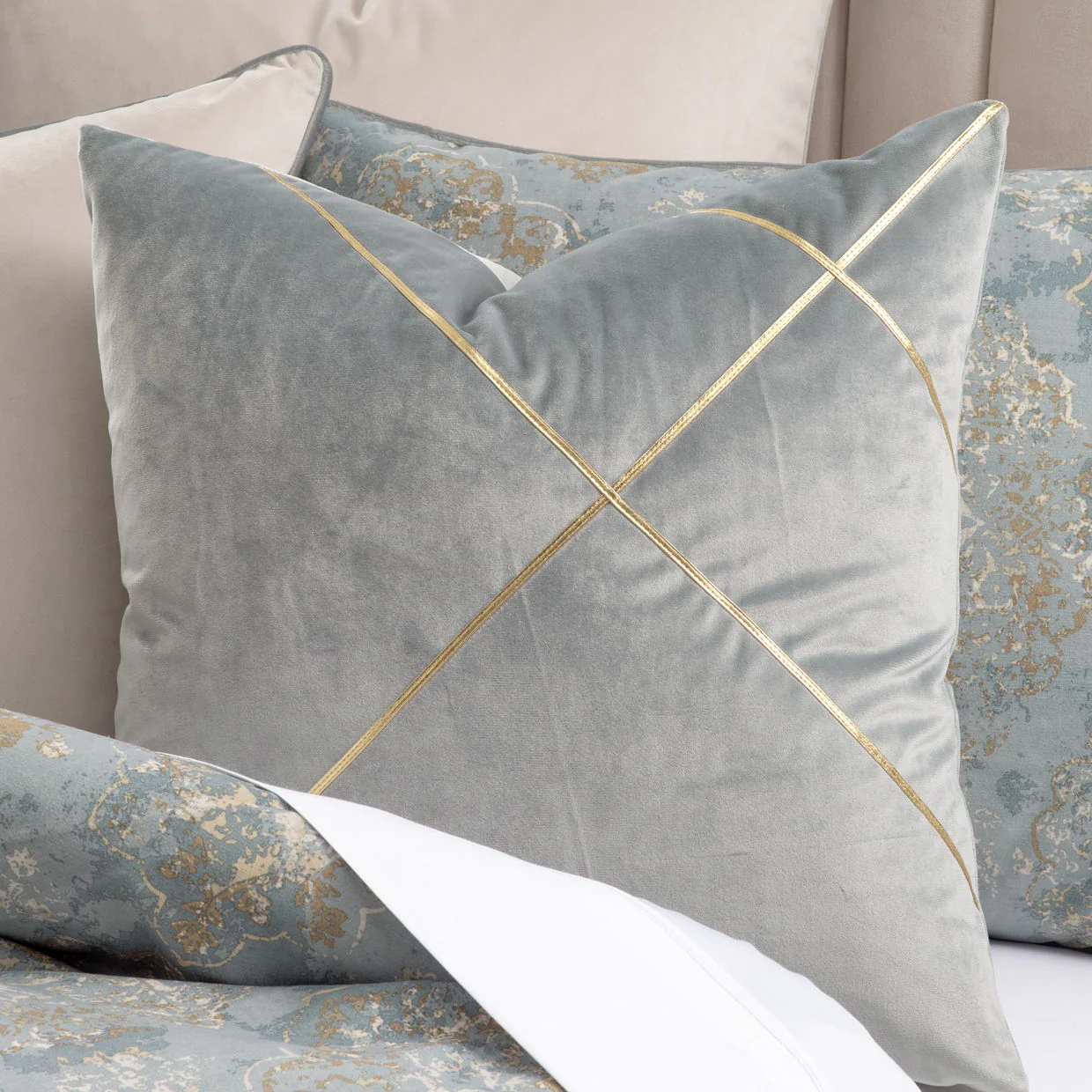 Debonair - 10-Piece King Comforter Set - Mist - Image 4