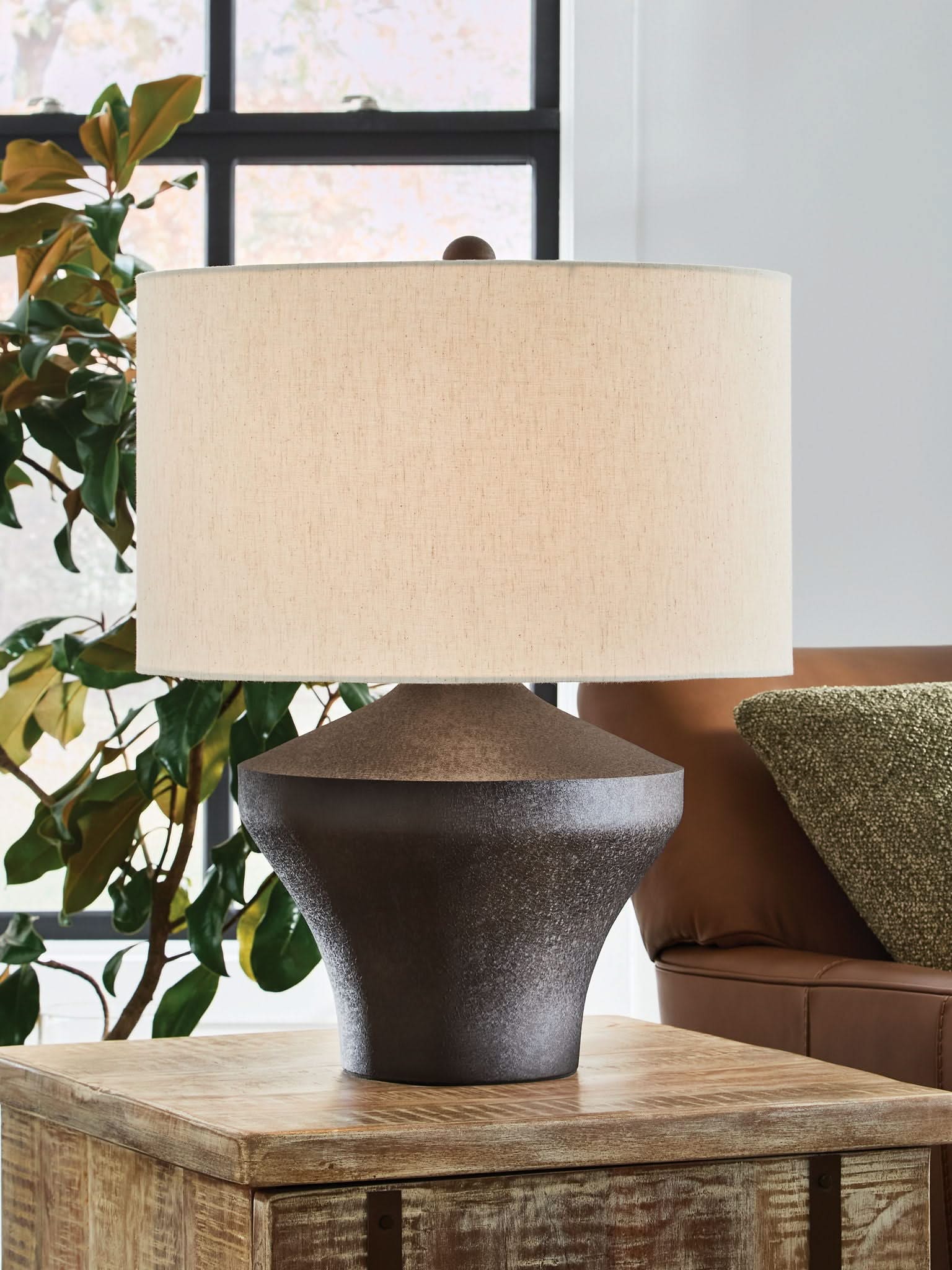 Dolanham - Metal Table Lamp - Distressed Brown - Image 3
