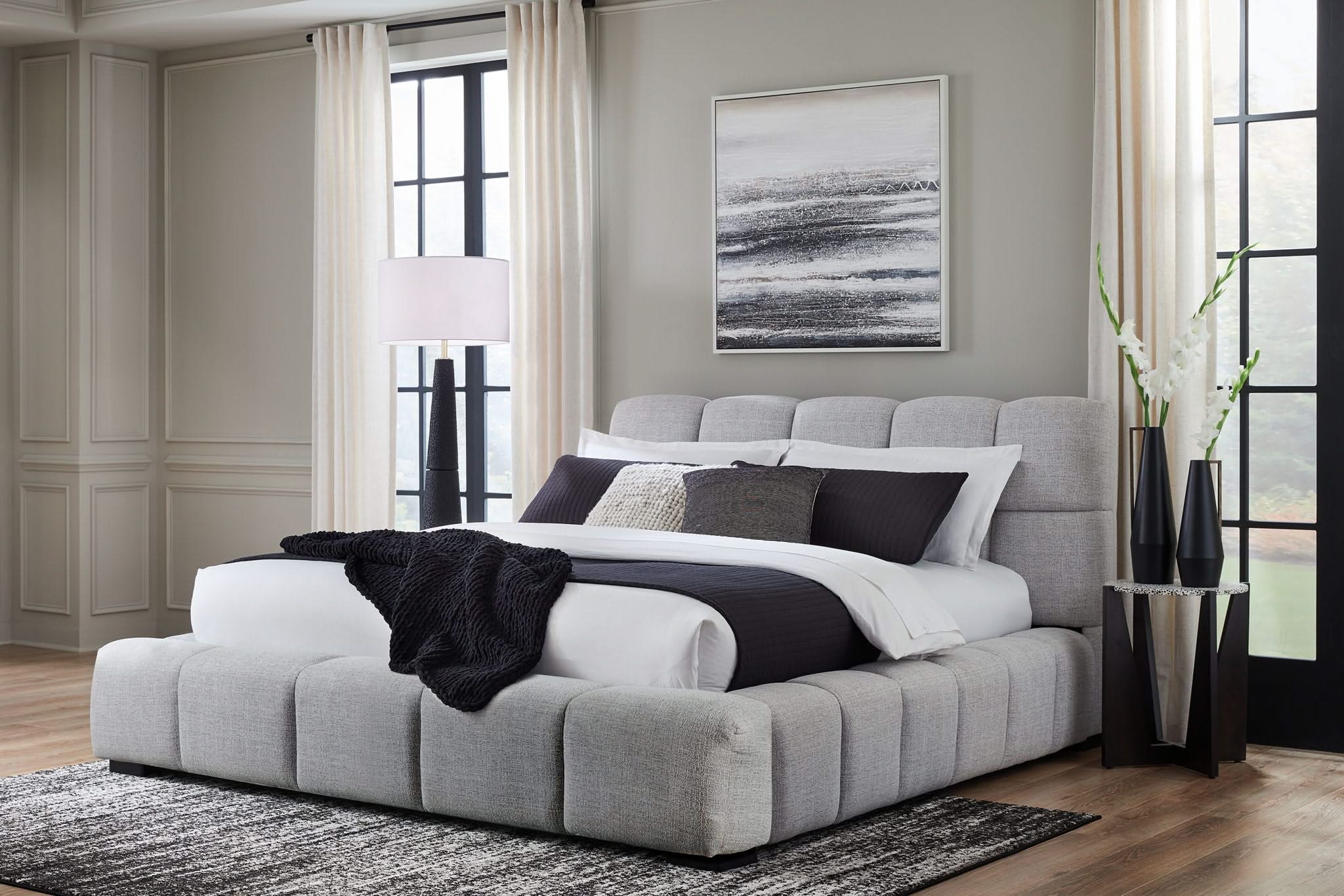 Grendusk - Upholstered Bed - Image 2
