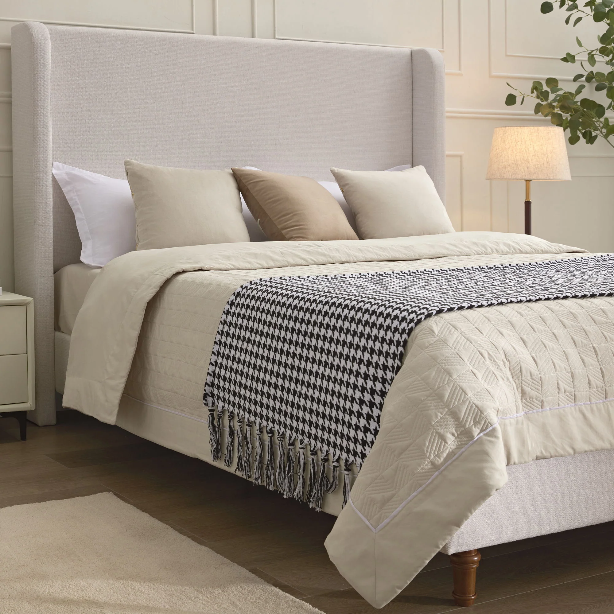 Hayden - Upholstered Wingback Bed With Tall Headboard - Image 2