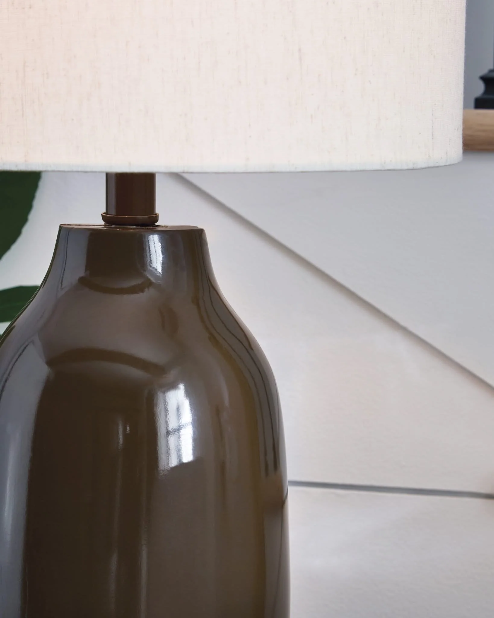 Jyler - Terracotta Table Lamp - Brown - Image 4
