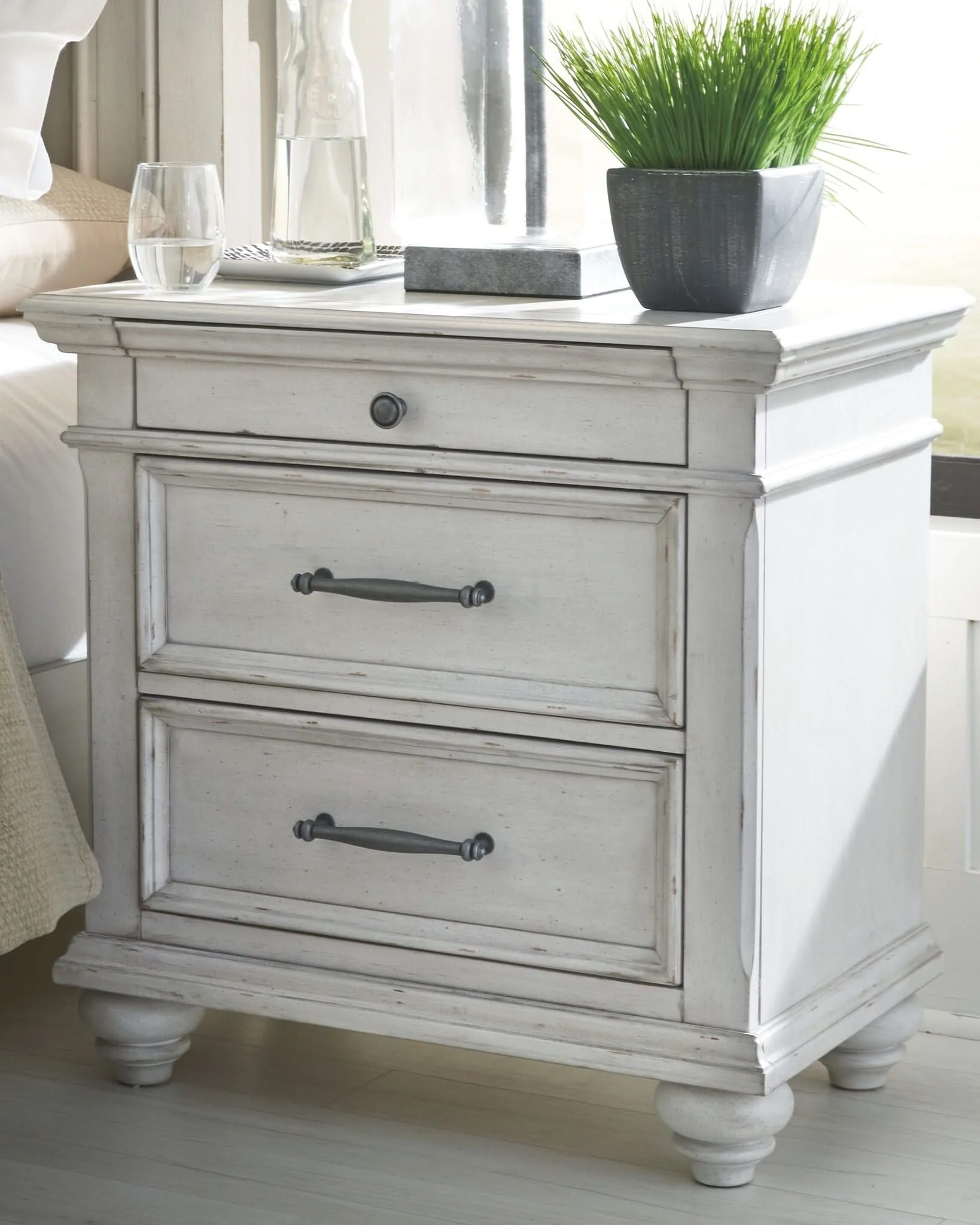 Kanwyn - Upholstered Bedroom Set - Image 54