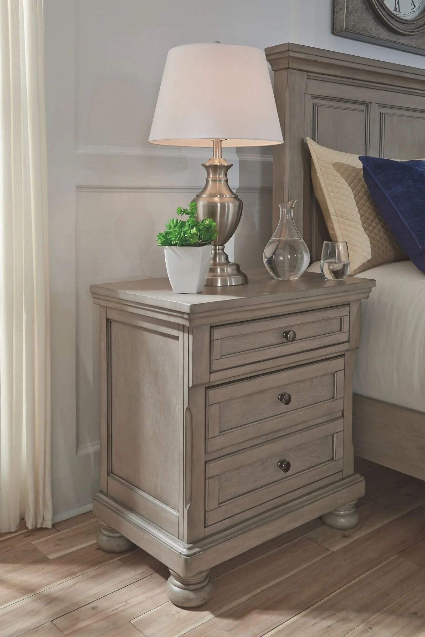 Lettner - Sleigh Bedroom Set - Image 29