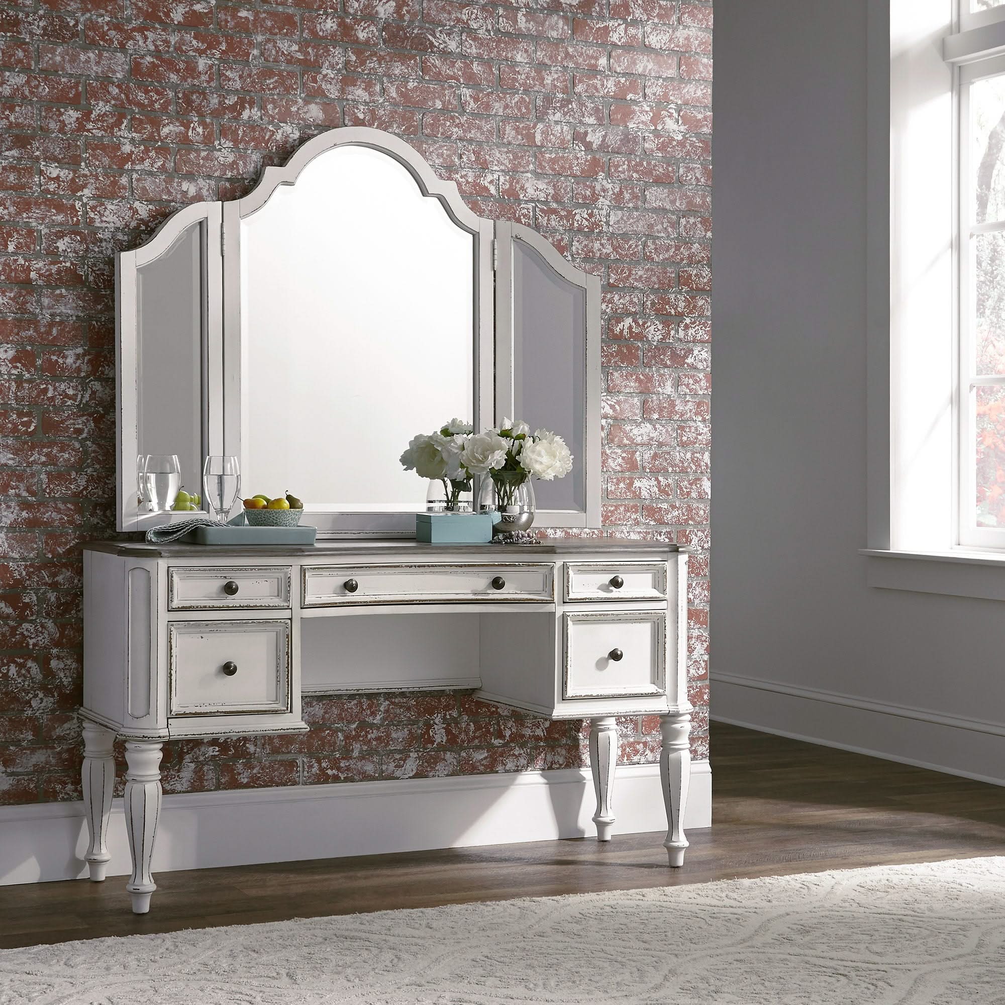 Magnolia Manor - 3 Piece Vanity Set - Antique White - Image 4
