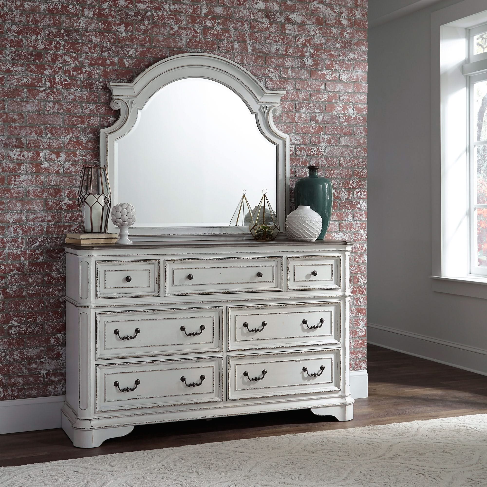 Magnolia Manor - Upholstered Bedroom Set - Image 34