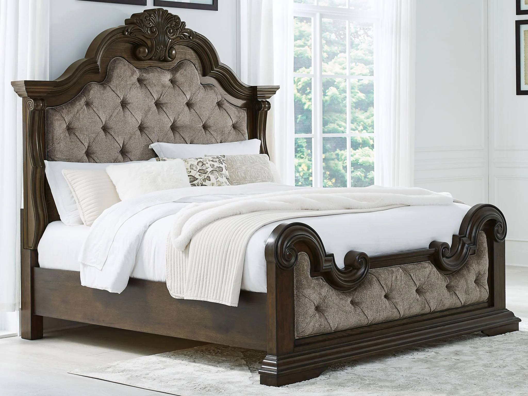 Maylee - Upholstered Bed - Image 3