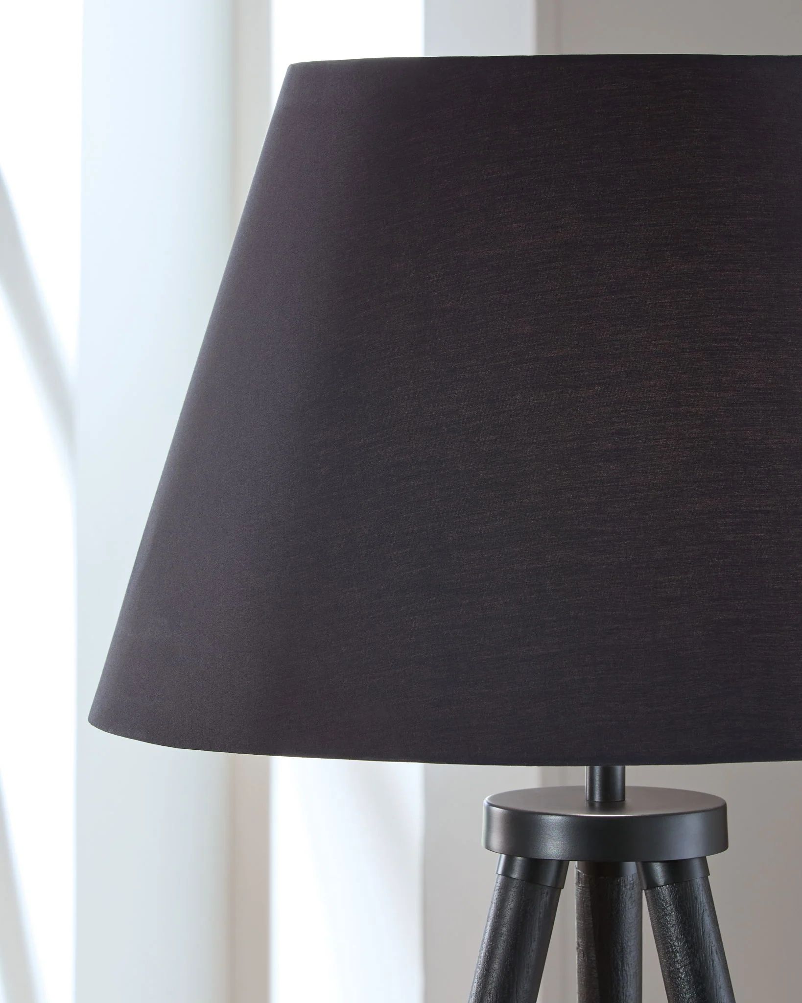Orhan - Wood Floor Lamp - Black - Image 3