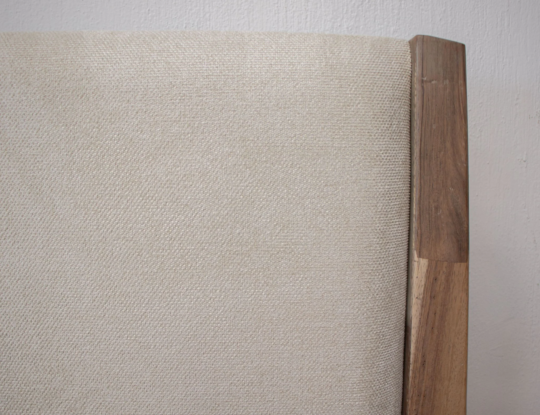 Parota Nova - Upholstered Platform Bed - Image 3