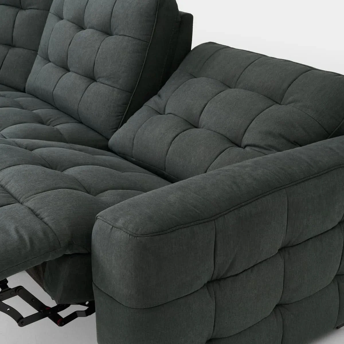 Peyton Pepper Charcoal 6-Piece Power Reclining Sectional with Storage Console and USB Charging - Image 5