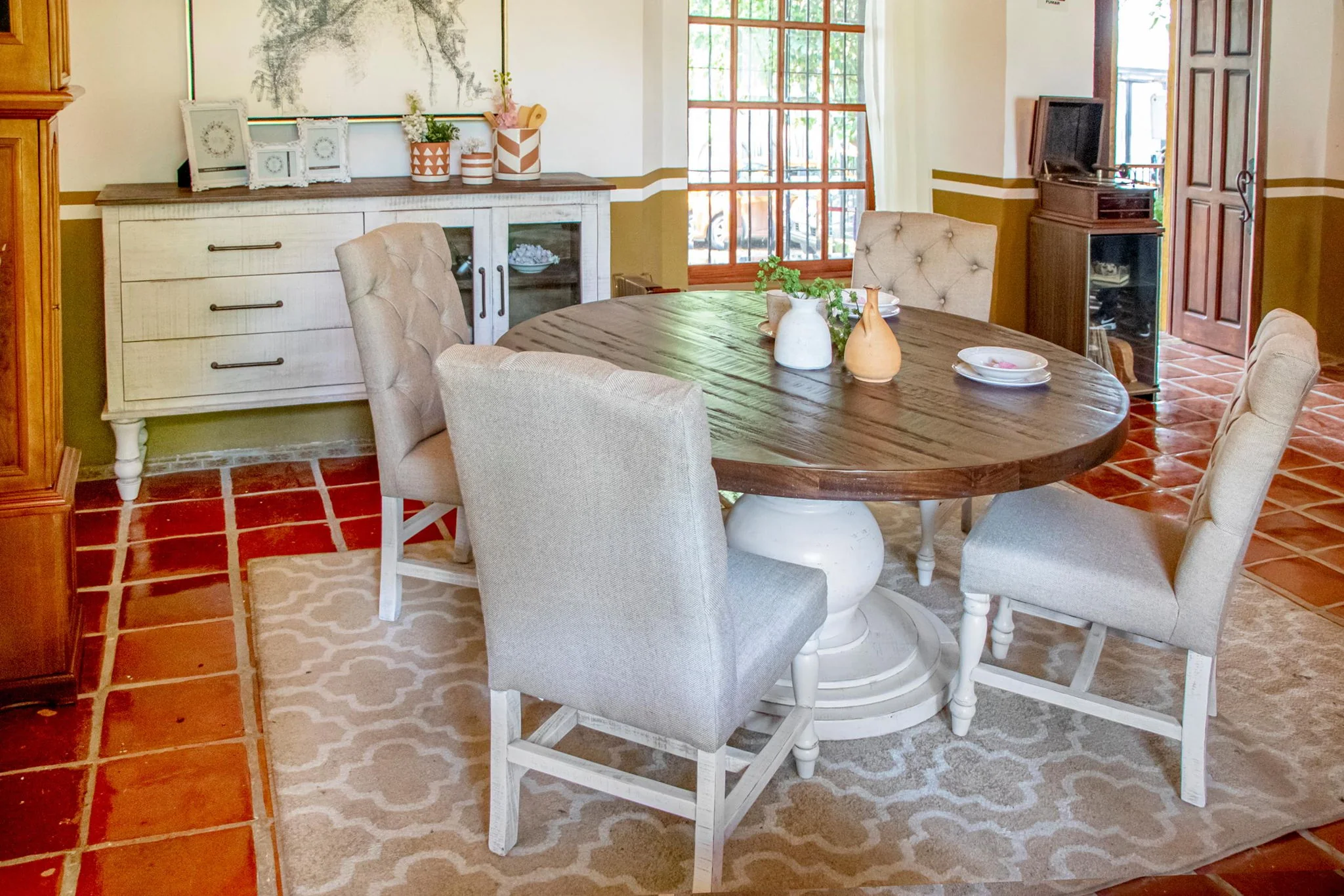 Rock Valley - Dining Table Round - Dark Brown - Image 2