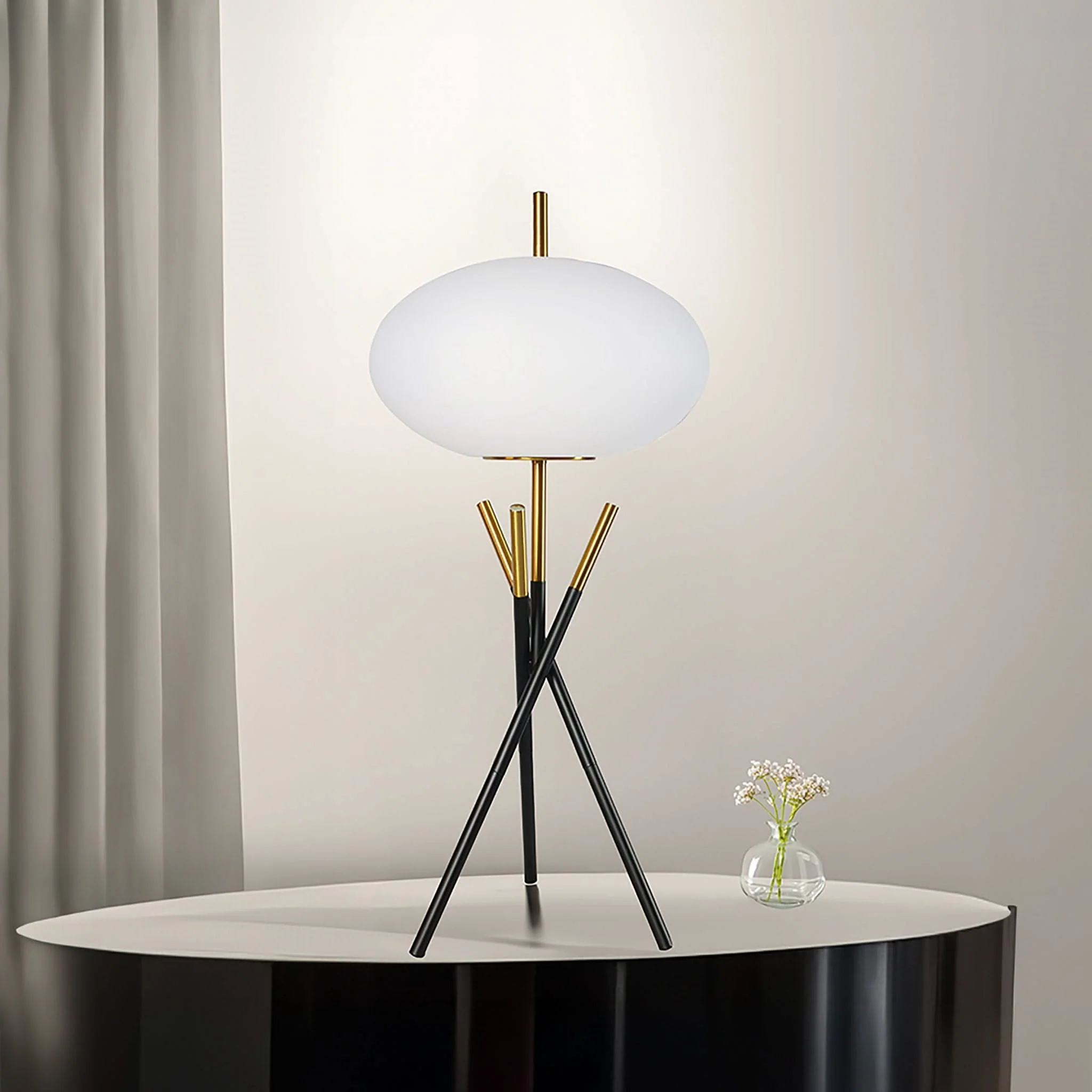 Table Lamp - Black / Gold - Image 2