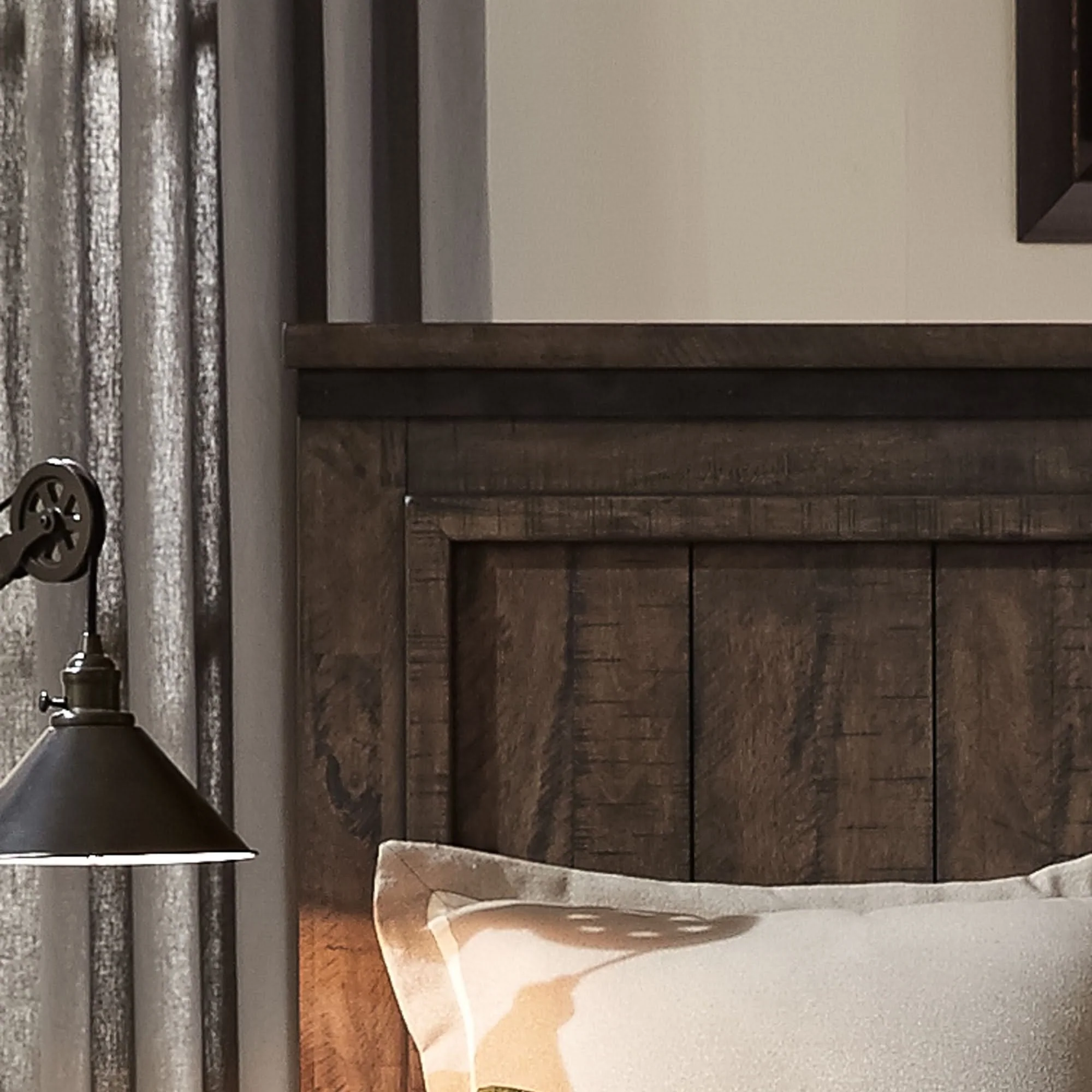 Thornwood Hills - Storage Bed - Image 3