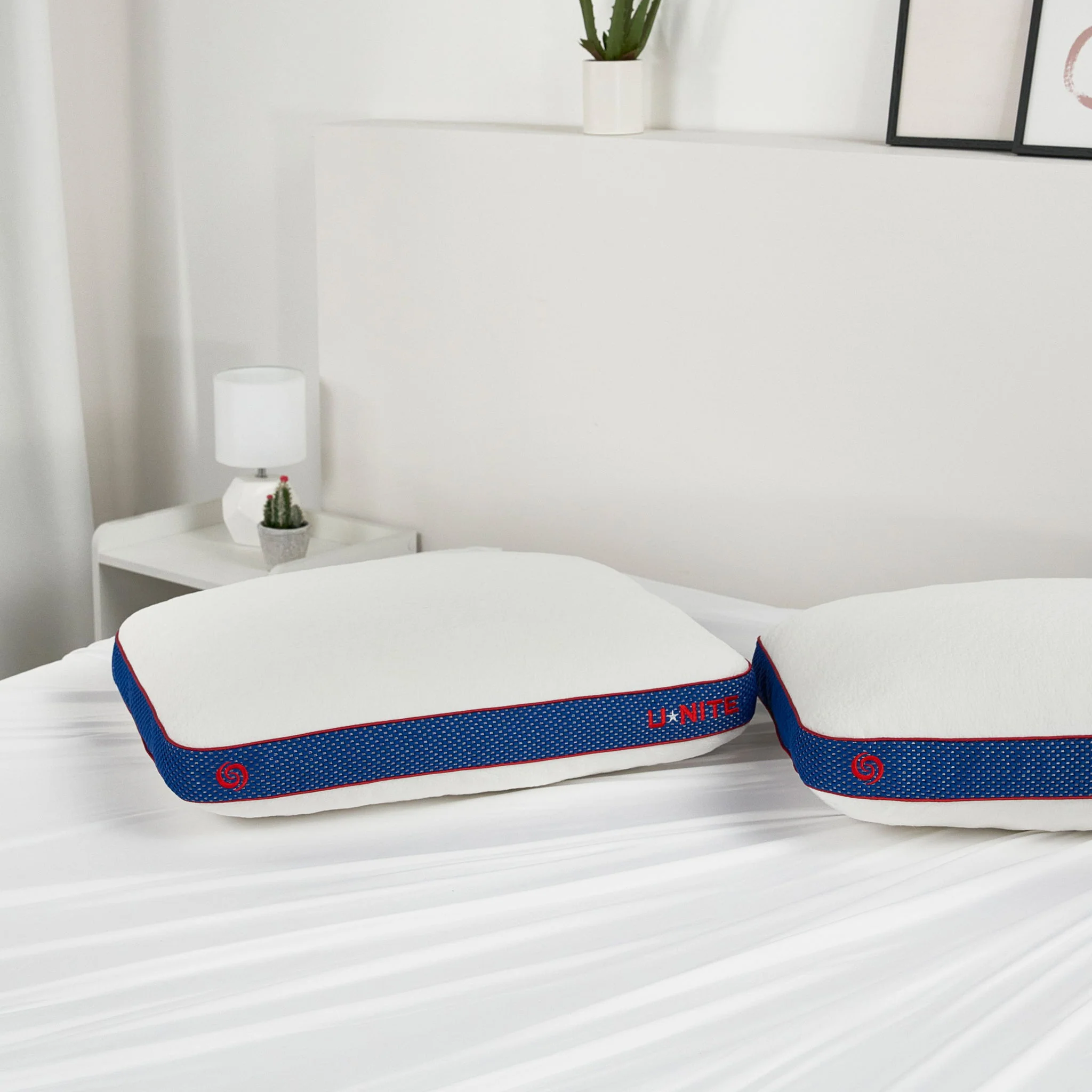 U-NITE - Pillow - White - Image 2