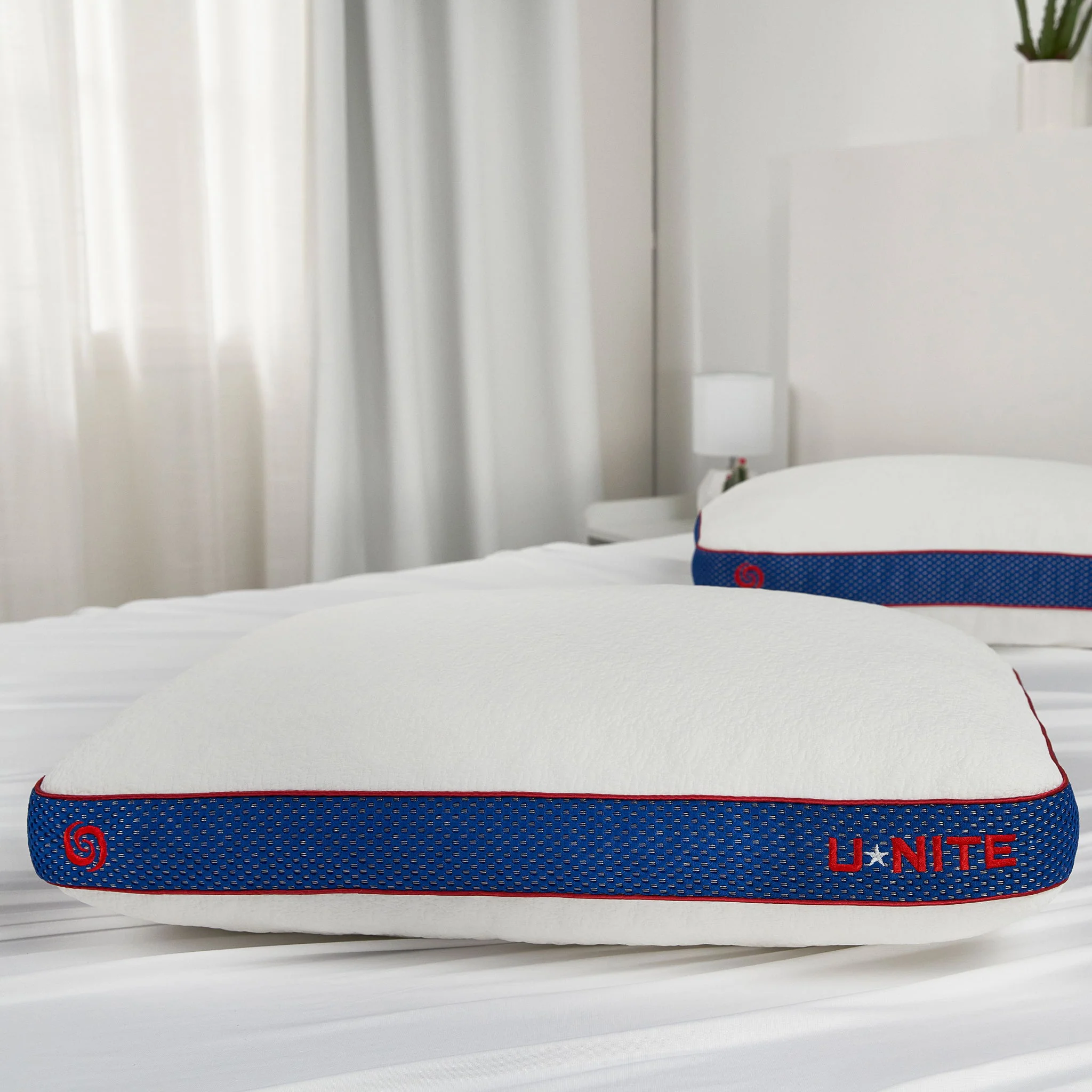 U-NITE - Pillow - White - Image 4