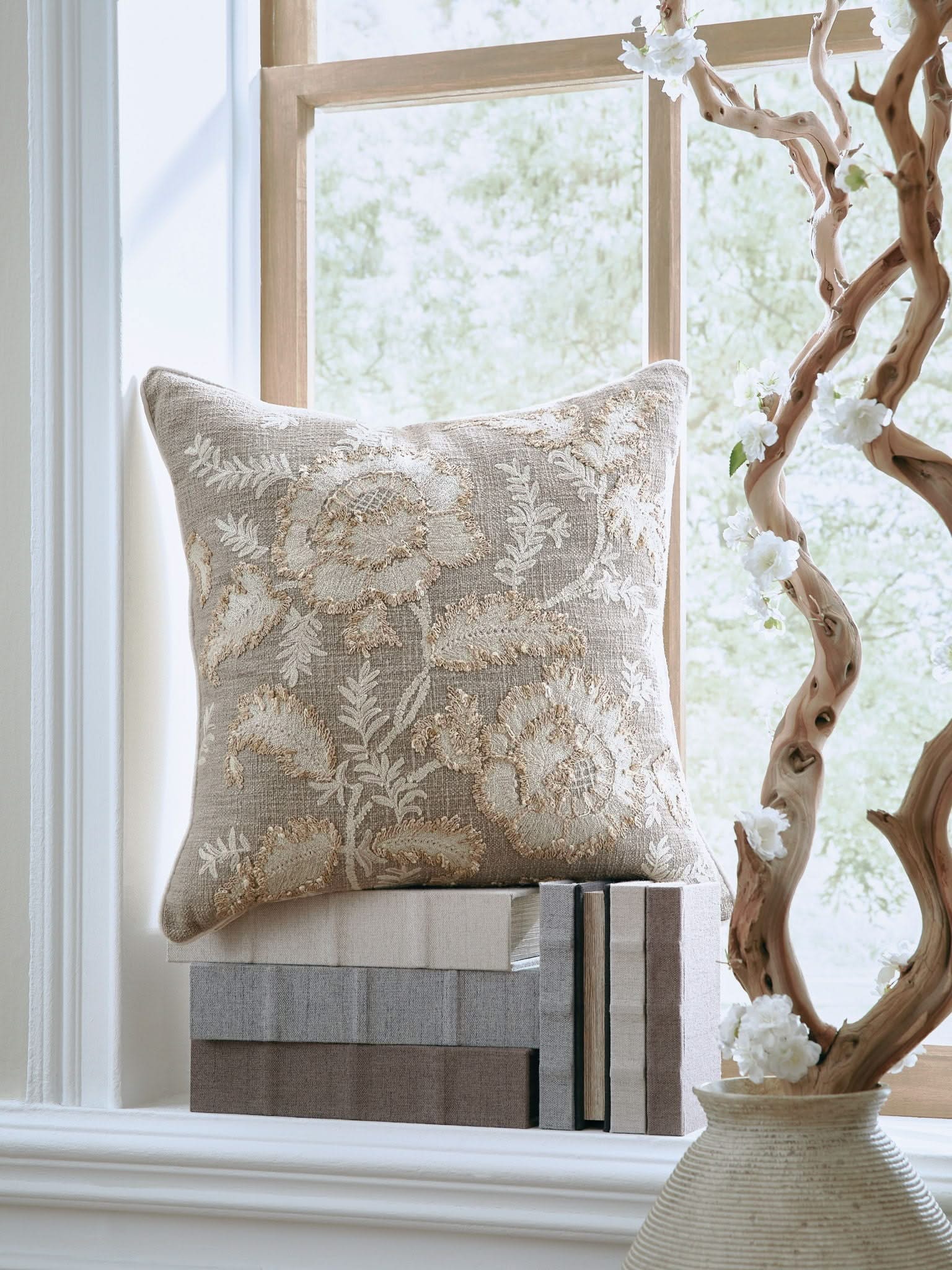 Viveka - Pillow - Image 2