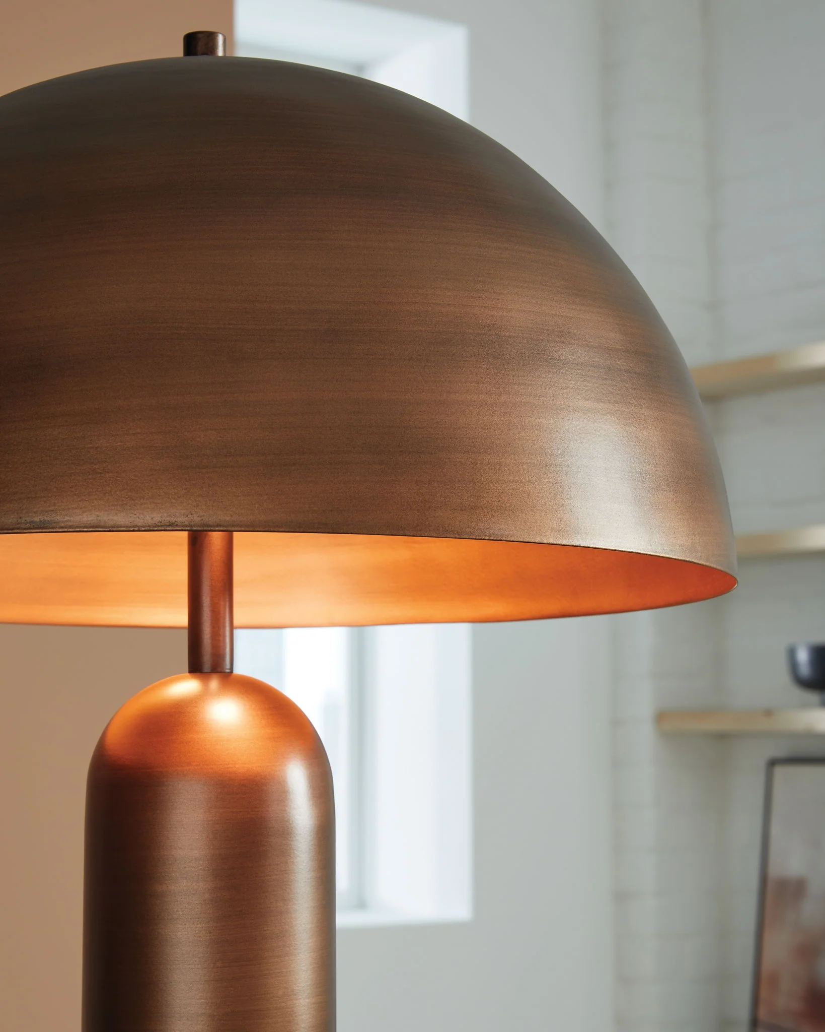 Wendfield - Metal Lamp - Image 10