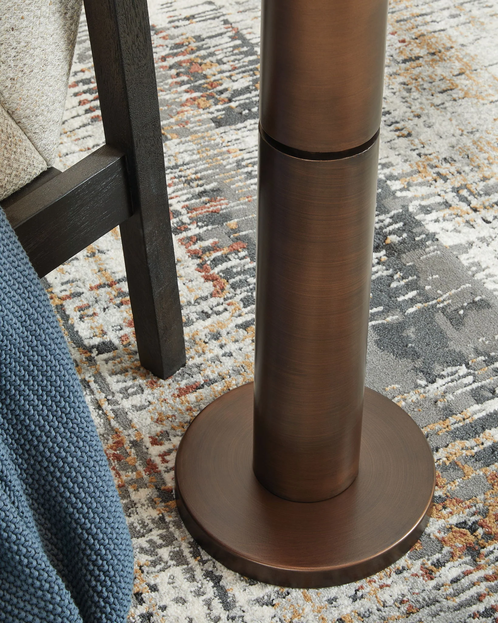 Wendfield - Metal Lamp - Image 8