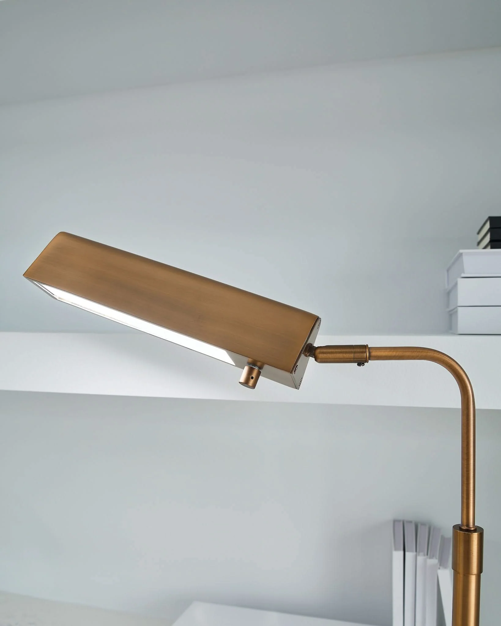 Yafe - Metal Lamp - Image 8